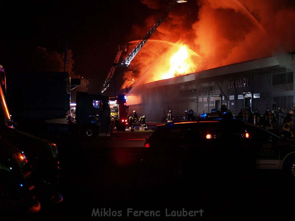 Grossbrand Halle auf dem Grossmarkt Koeln P524.JPG